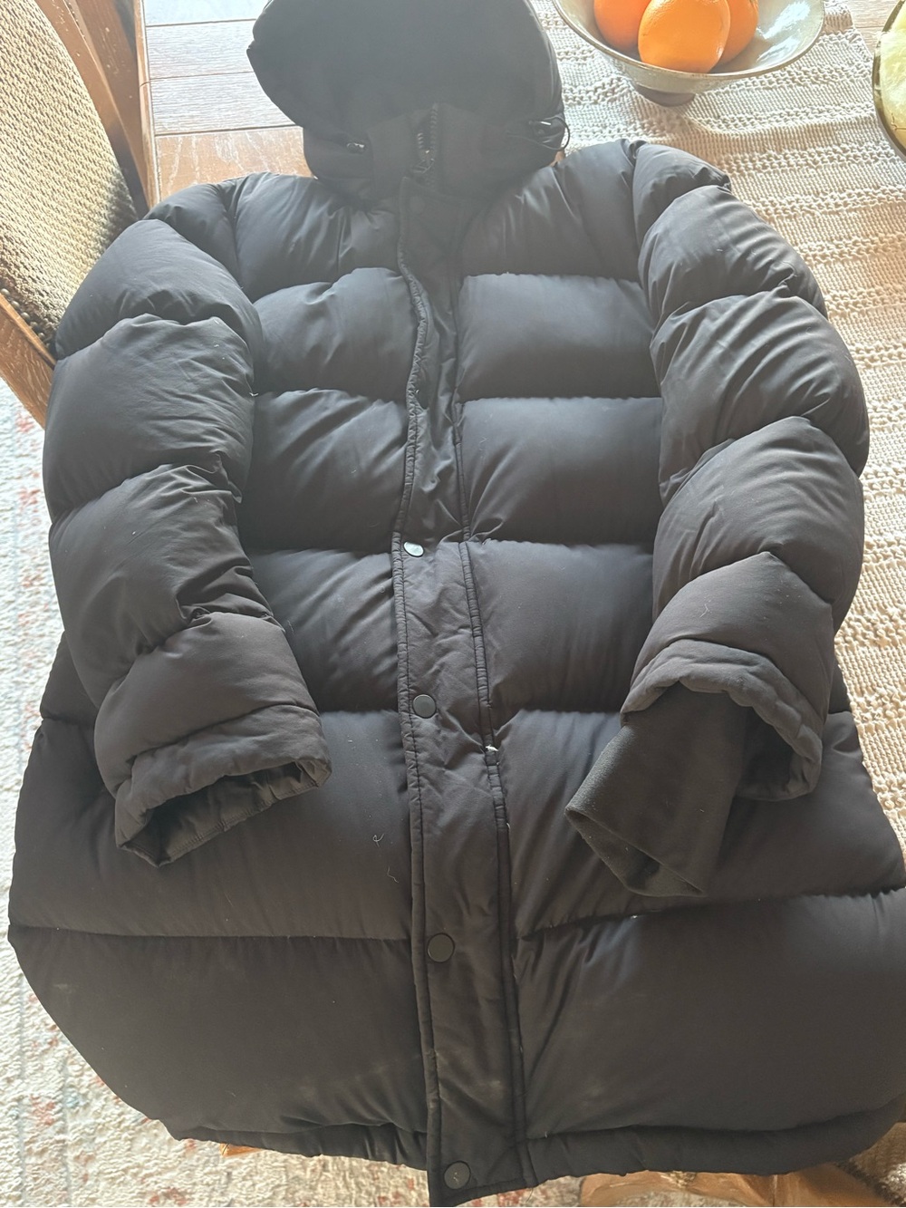 Aritzia Black Hooded Puffer Jacket midi
